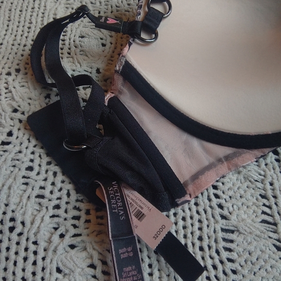 Victoria's Secret Very Sexy push up Bra NWT - Picture 5 of 6